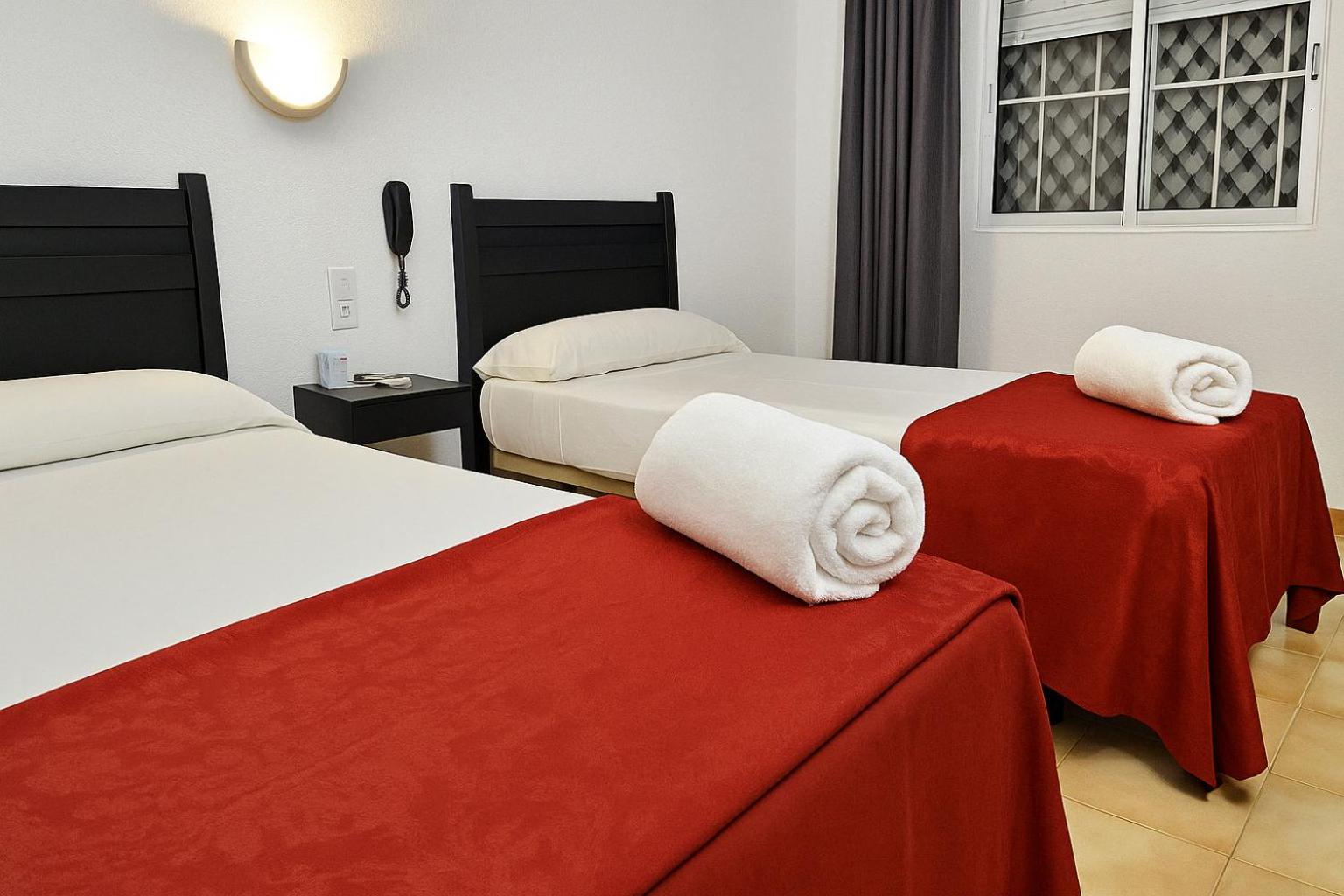 Hotel San Vicente - Centro Playa كونيل ذي لا فرونتيرا المظهر الخارجي الصورة